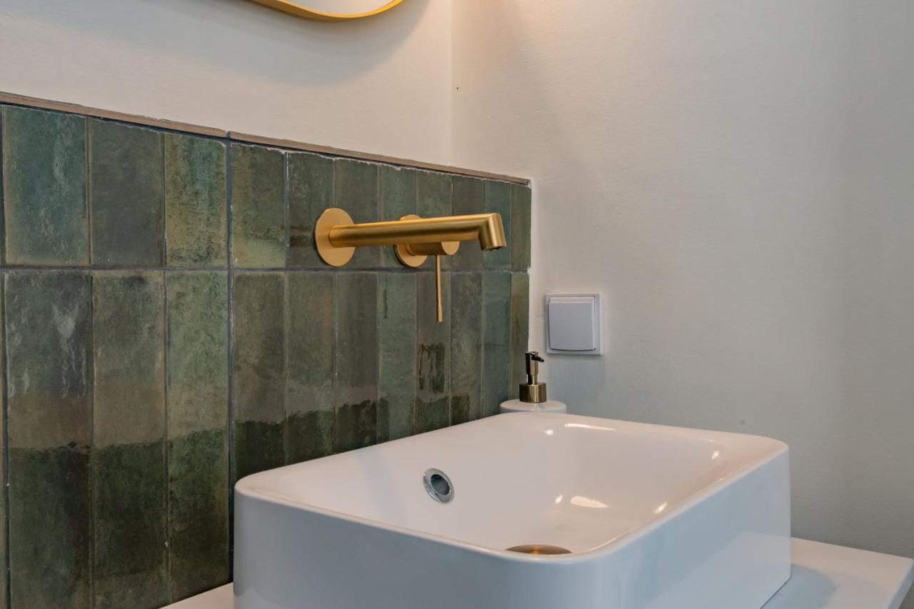 Charming Tram 28 Apartment By Lovelystay Lisbon Exterior photo